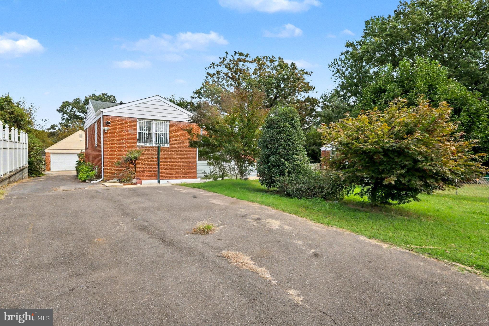 3704 Gull Road Temple Hills, MD 20748 - Photo 3 of 37 Homfront w/ ample parking
