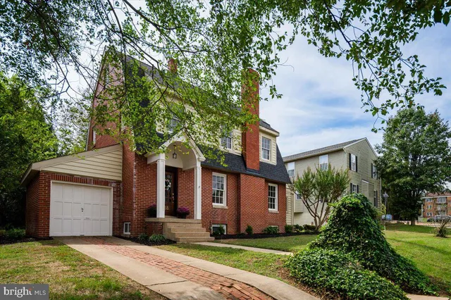 $800,000 | 918 William Street, Fredericksburg, VA 22401