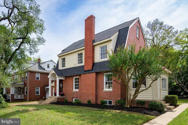 $800,000 | 918 William Street, Fredericksburg, VA 22401