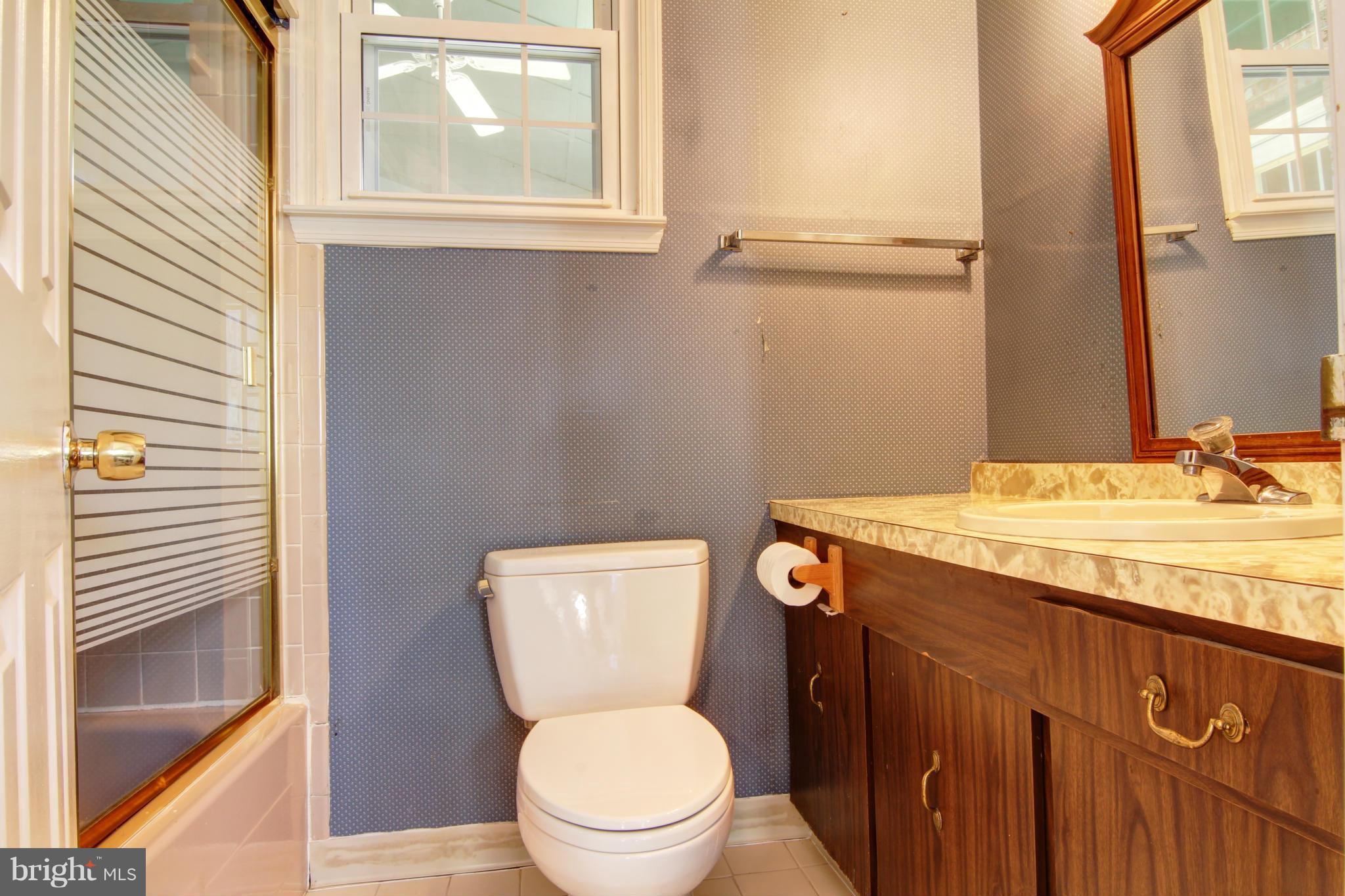 18410 Cabin Road Triangle, VA 22172 - Photo 12 of 28 Bath
