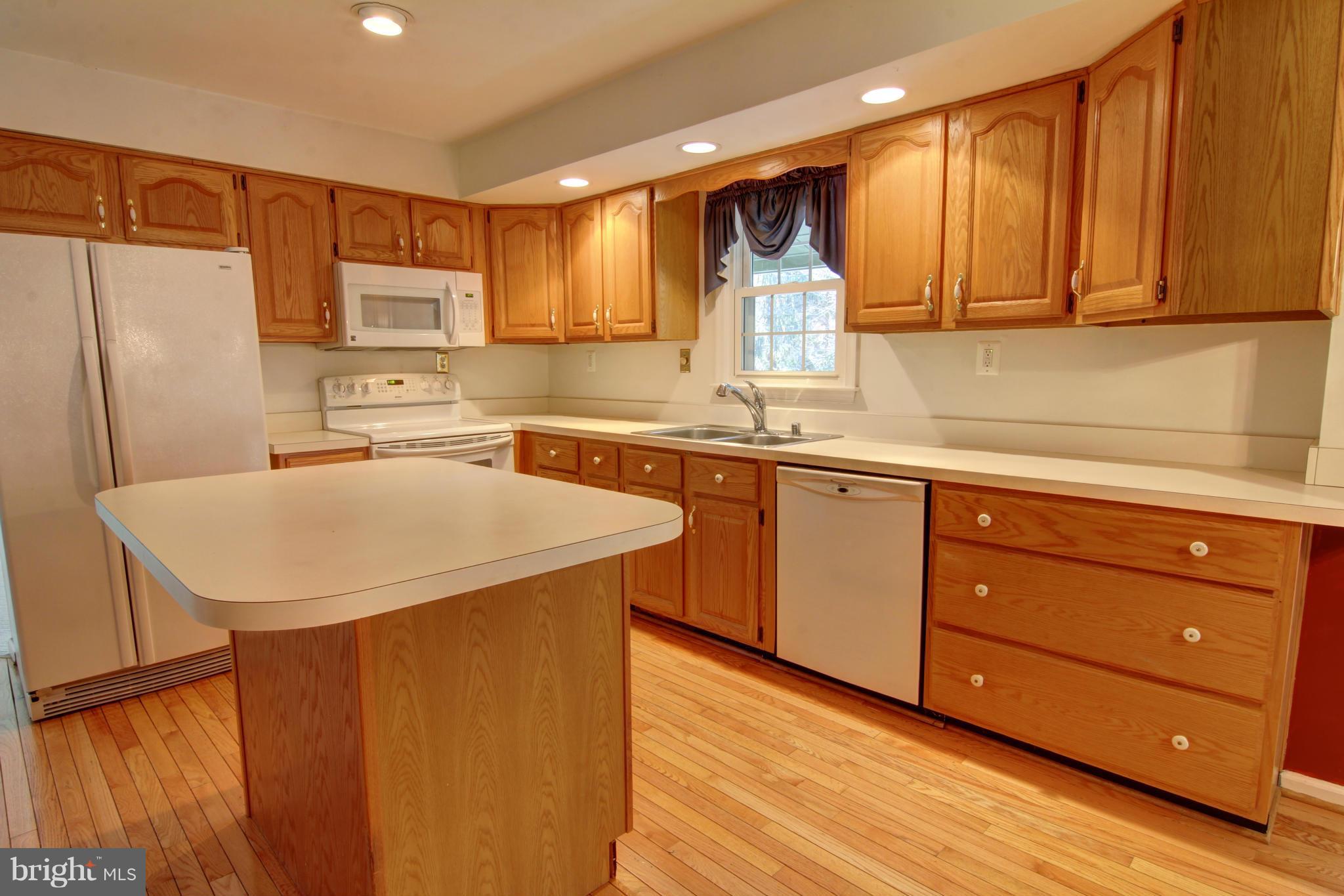 18410 Cabin Road Triangle, VA 22172 - Photo 5 of 28 Kitchen