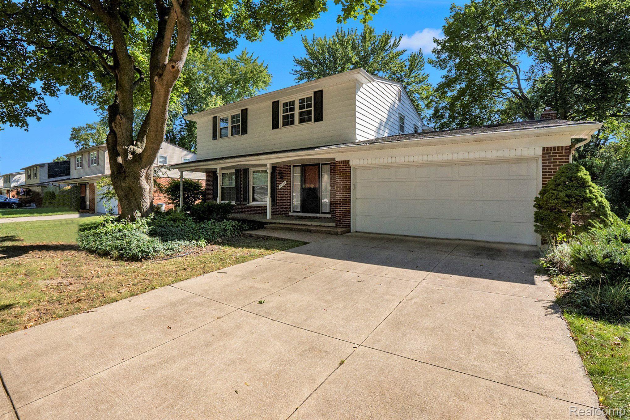 15606 Levan Road Livonia, MI 48154 - Photo 3 of 32 Gallery Image 3
