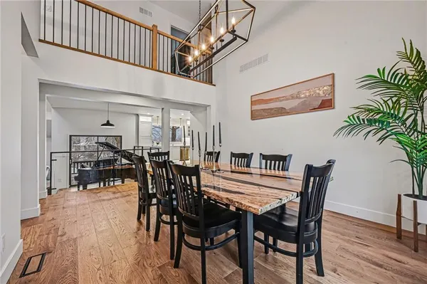 $799,990 | 224 Northwest Locust Street, Lee's Summit, MO 64064