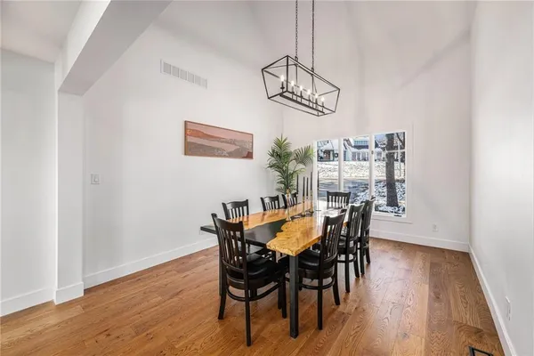 $799,990 | 224 Northwest Locust Street, Lee's Summit, MO 64064