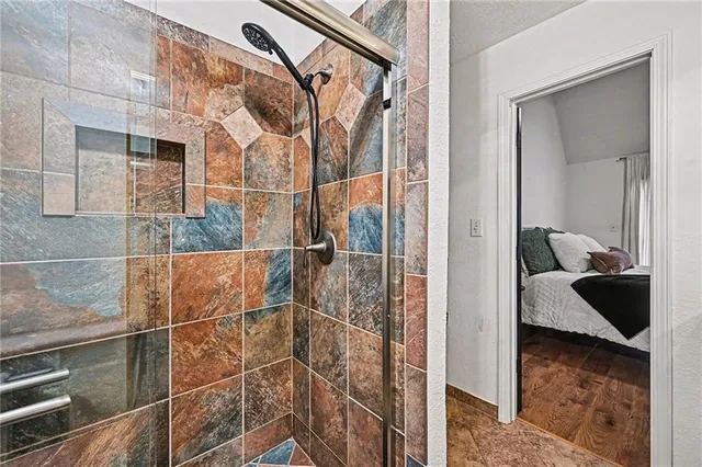 $839,000 | 224 Northwest Locust Street, Lee's Summit, MO 64064