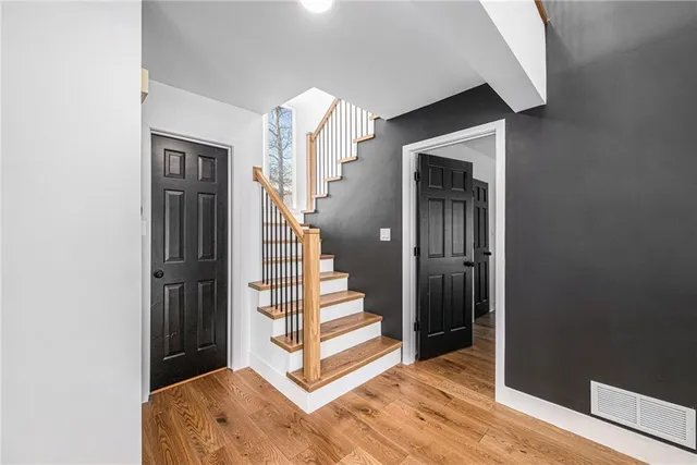 $839,000 | 224 Northwest Locust Street, Lee's Summit, MO 64064