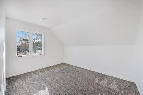 $799,990 | 224 Northwest Locust Street, Lee's Summit, MO 64064