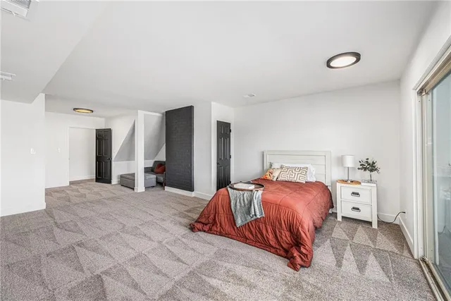 $839,000 | 224 Northwest Locust Street, Lee's Summit, MO 64064