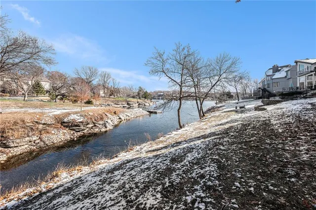 $839,000 | 224 Northwest Locust Street, Lee's Summit, MO 64064