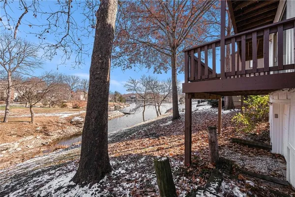 $799,990 | 224 Northwest Locust Street, Lee's Summit, MO 64064