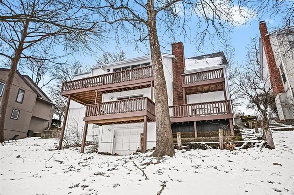 $799,990 | 224 Northwest Locust Street, Lee's Summit, MO 64064