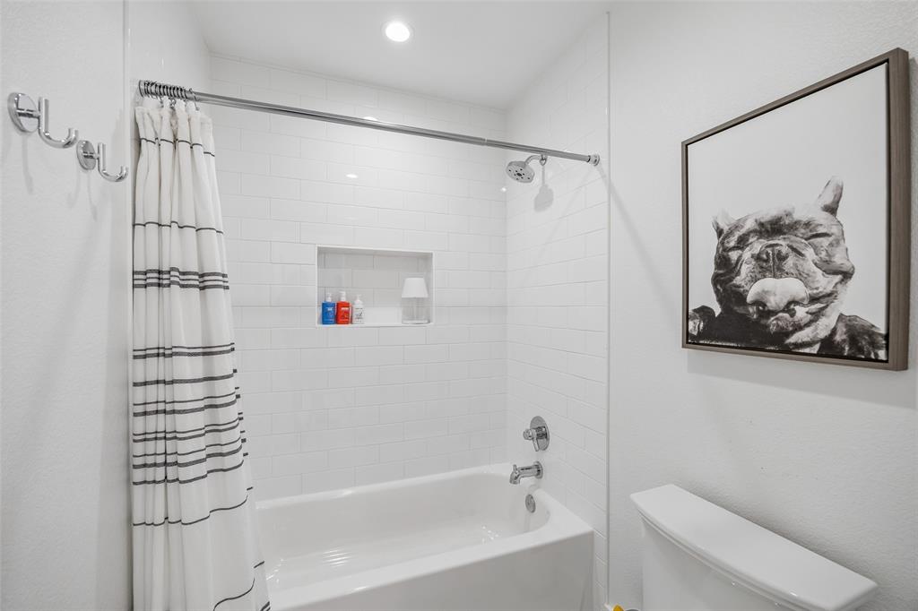 9431 Spring Branch Drive Dallas, TX 75238 - Photo 26 of 40