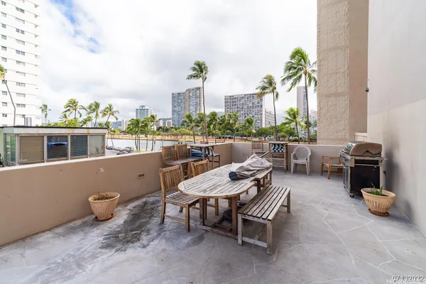 $2,600 | 2115 Ala Wai Boulevard, Unit 1403, Honolulu, HI 96815