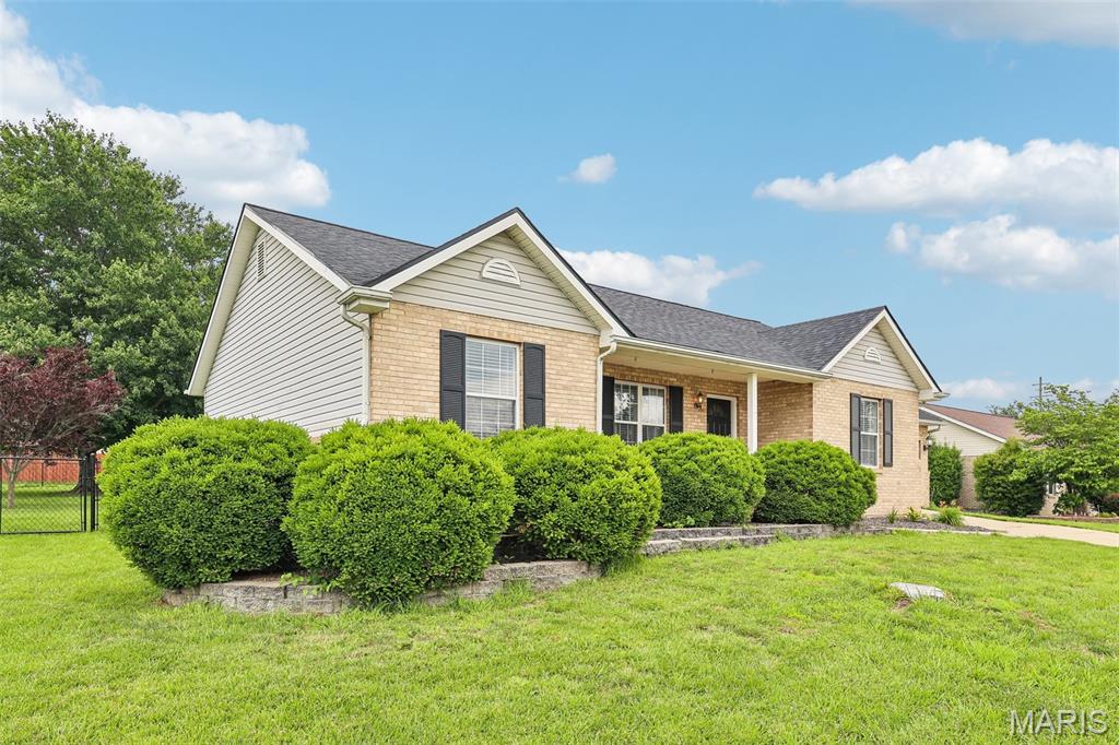 409 Hartman Lane Waterloo, IL 62298 - Photo 2 of 31