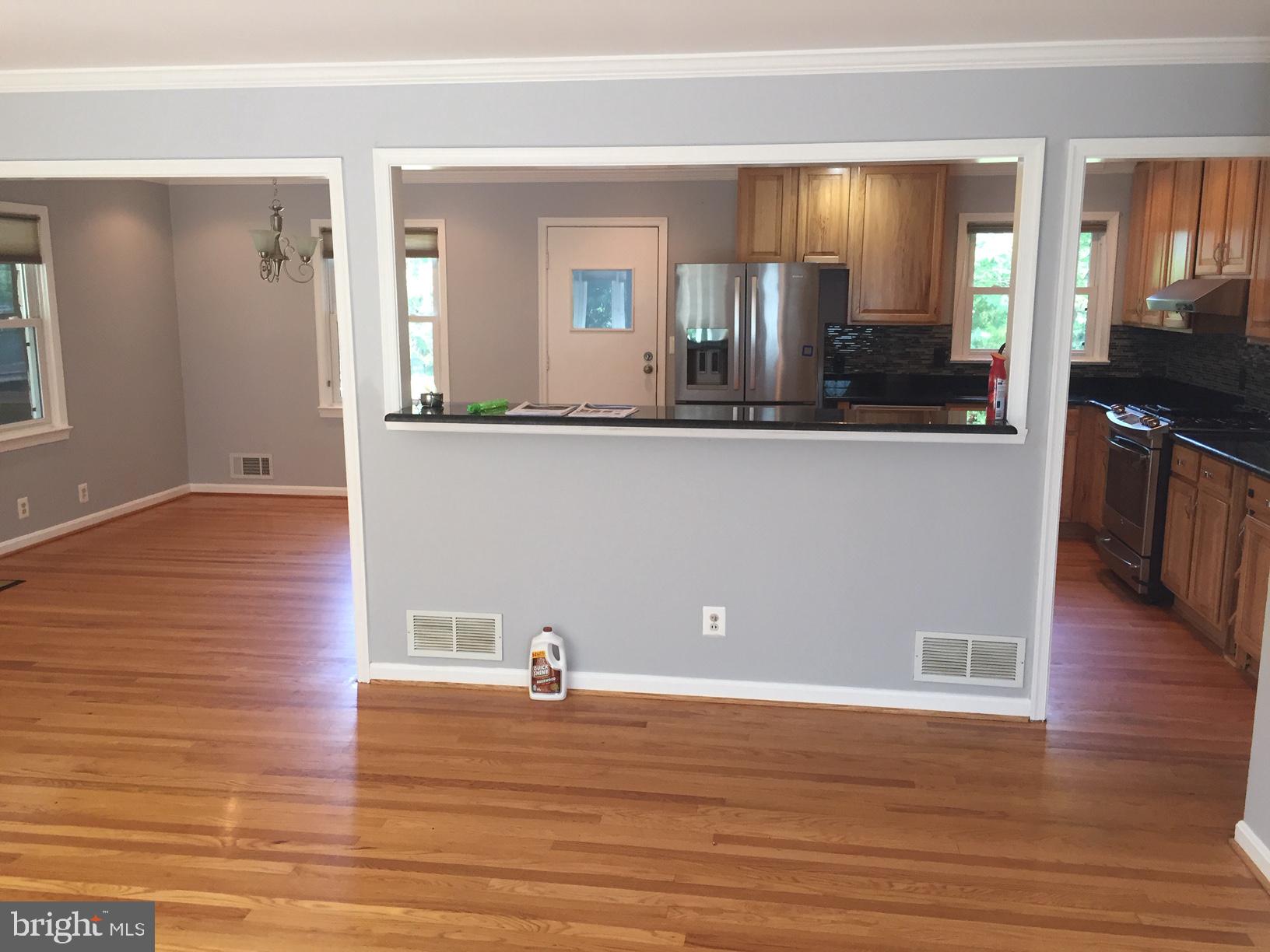 23363 Watson Road Leesburg, VA 20175 - Photo 6 of 25 LIVING ROOM