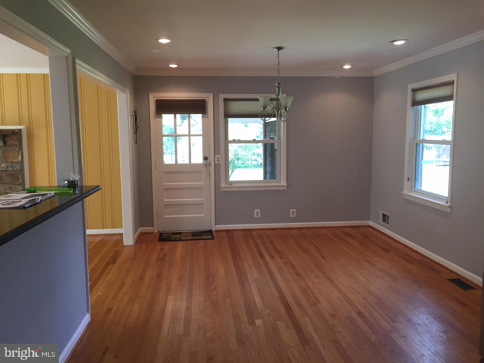 23363 Watson Road Leesburg, VA 20175 - Photo 9 of 25 DINNING AREA