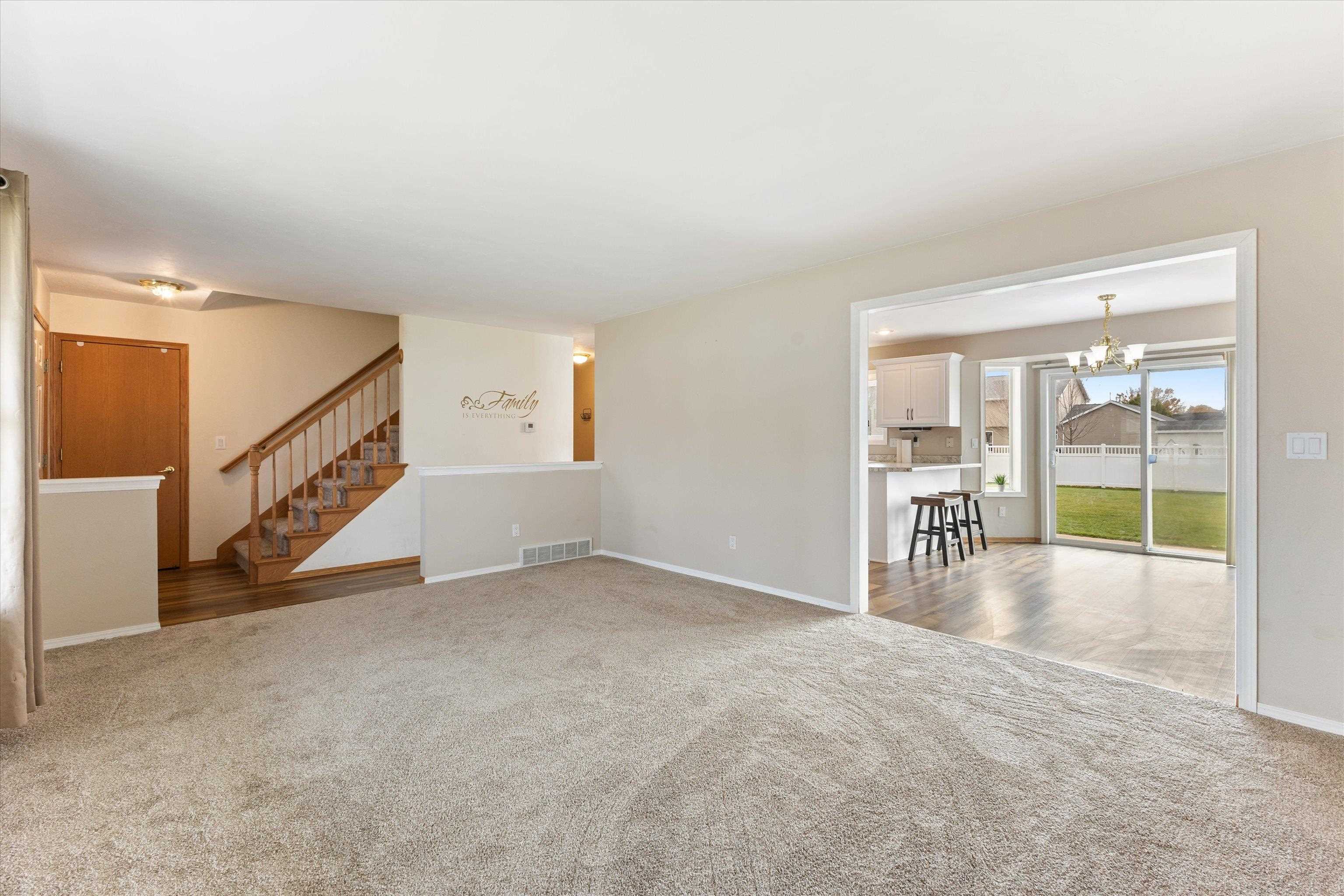 W5445 Colin Street Appleton, WI 54915 - Photo 5 of 26