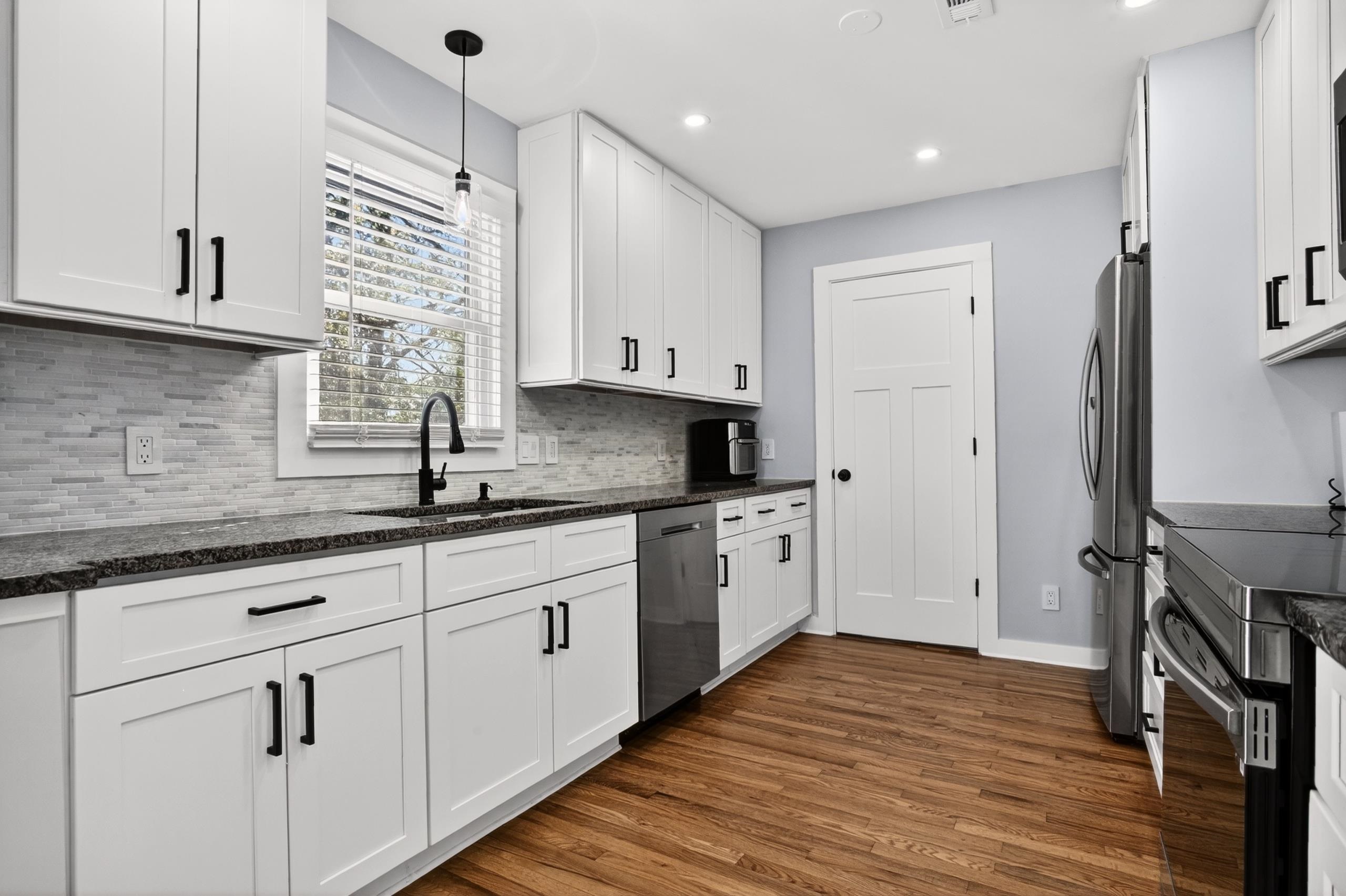 922 Salt Place Murrells Inlet, SC 29576 - Photo 11 of 57