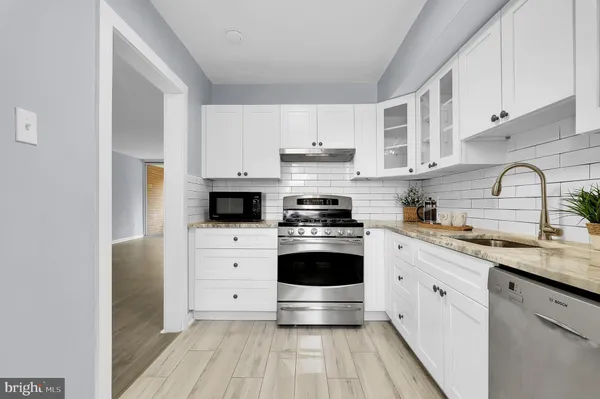 $2,200 | 724 Quince Orchard Boulevard, Unit 202, Gaithersburg, MD 20878