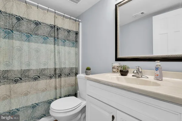 $2,200 | 724 Quince Orchard Boulevard, Unit 202, Gaithersburg, MD 20878