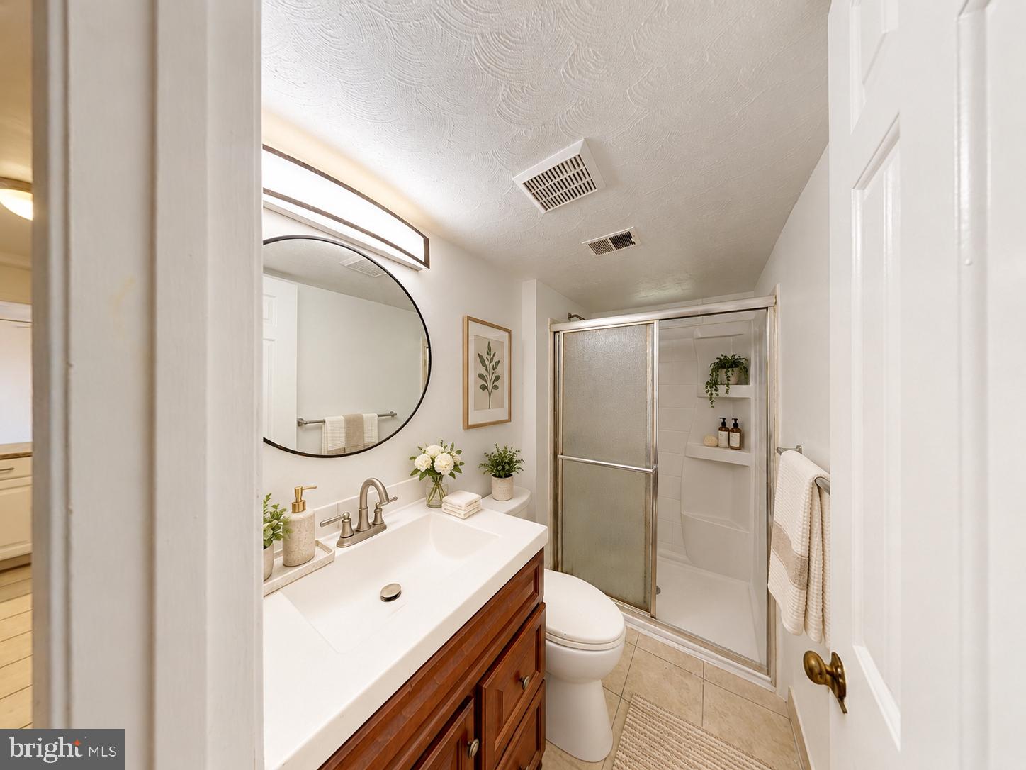 6823 Ben Franklin Road Springfield, VA 22150 - Photo 14 of 61 Bathroom 1