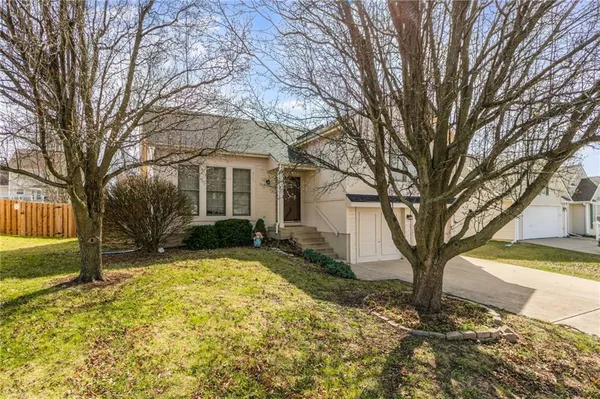 $349,900 | 1104 River Run Drive, Platte City, MO 64079