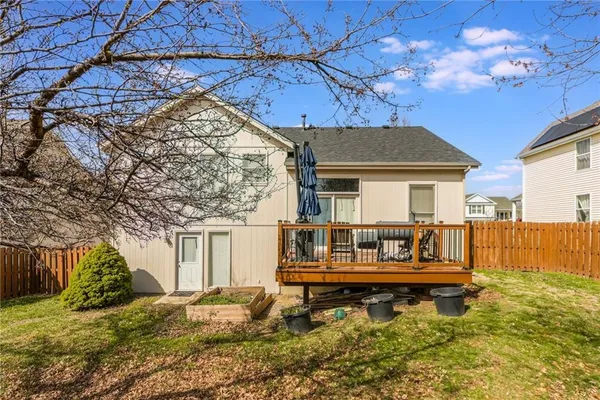$349,900 | 1104 River Run Drive, Platte City, MO 64079