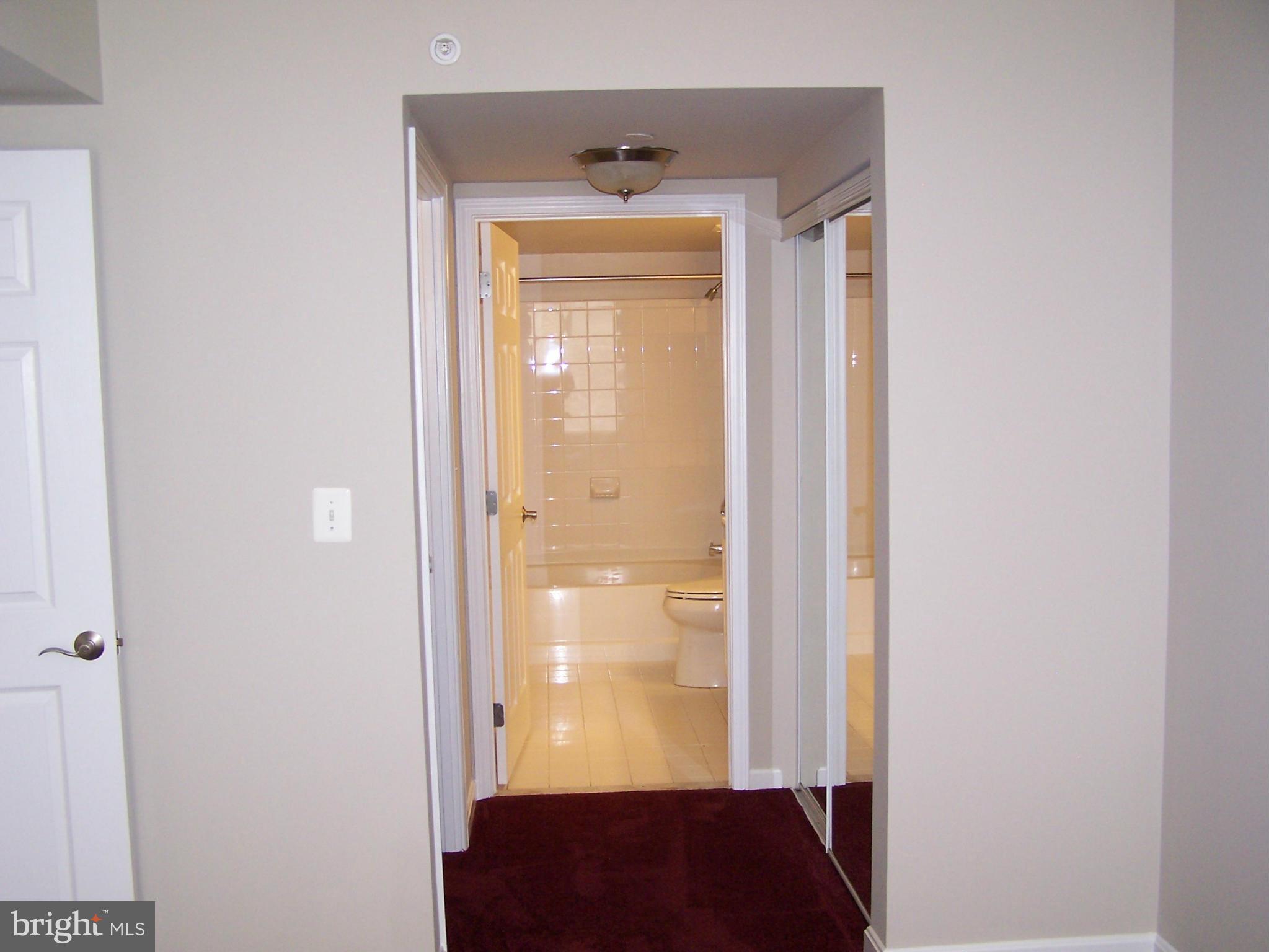 11710 Old Georgetown Road, Unit 725 North Bethesda, MD 20852 - Photo 14 of 29 Bath (Master)