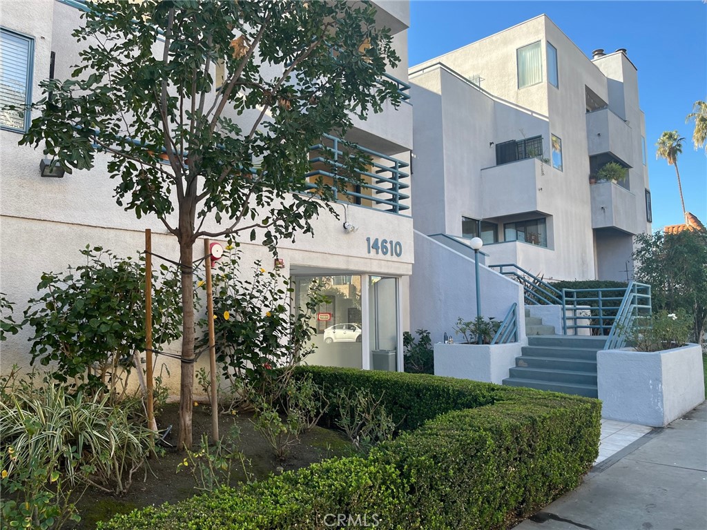 14610 Erwin St Unit 208  