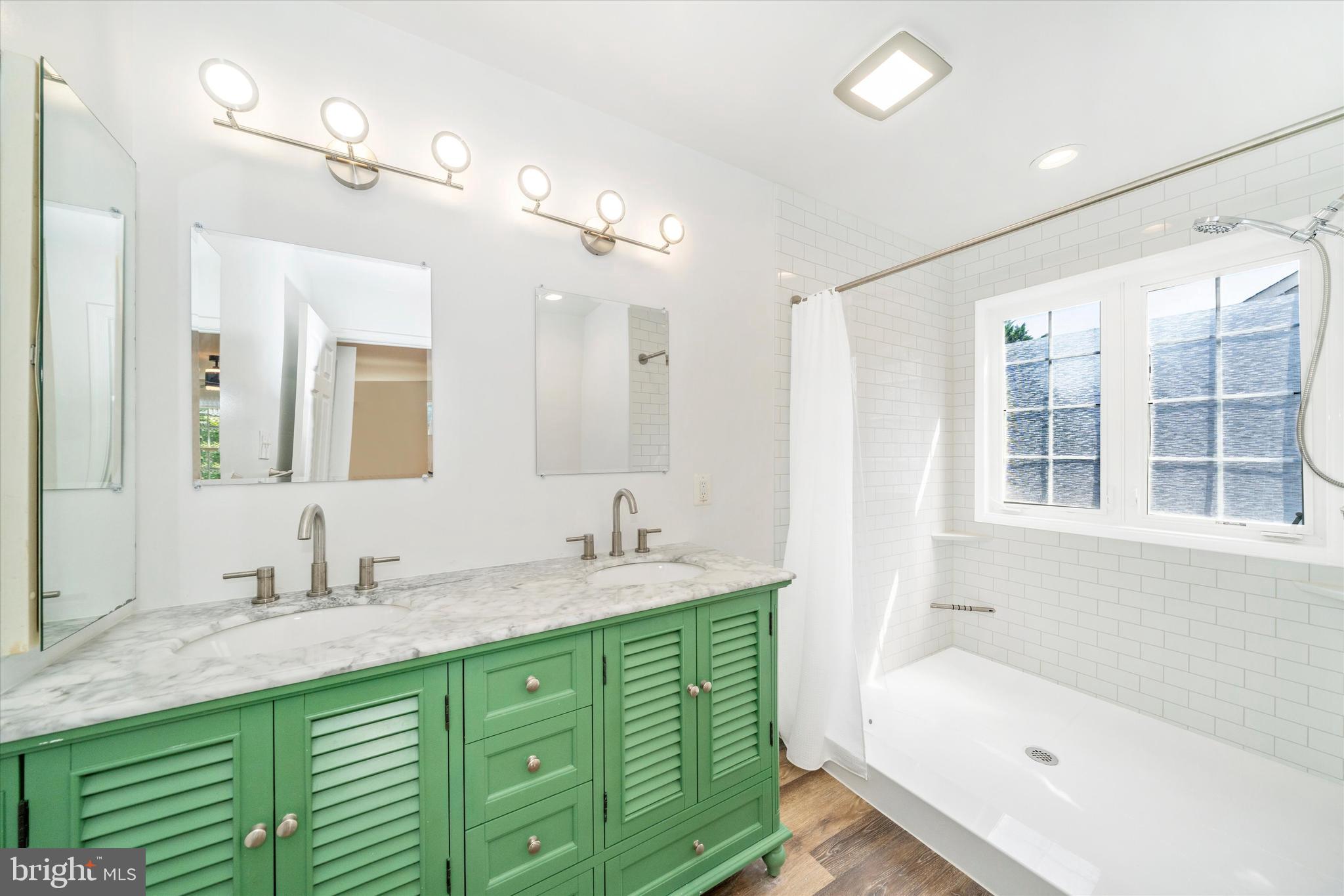 1764 Algonquin Road Frederick, MD 21701 - Photo 23 of 64 Primary Bathroom