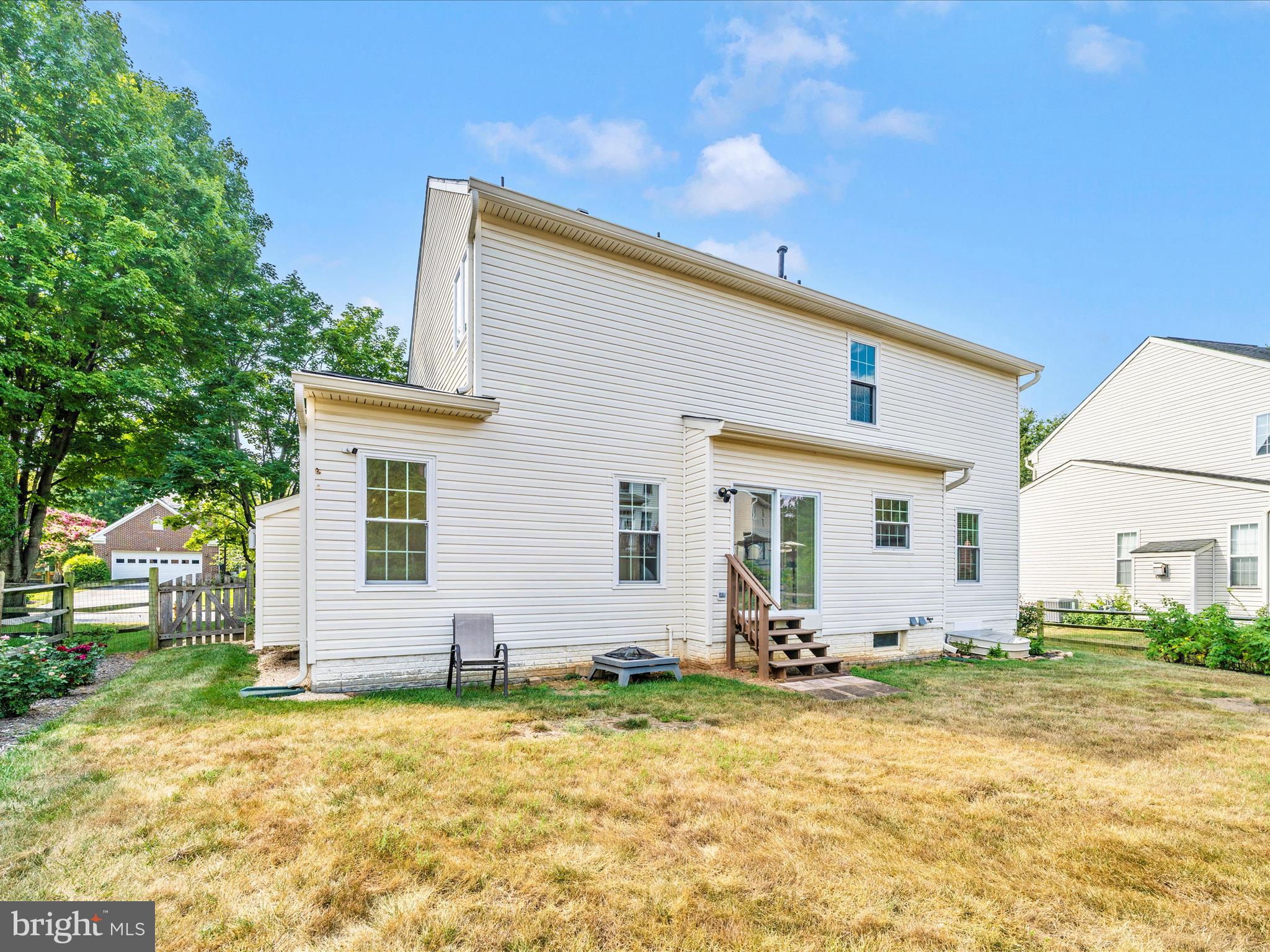 1764 Algonquin Road Frederick, MD 21701 - Photo 38 of 64 a front view of house with yard