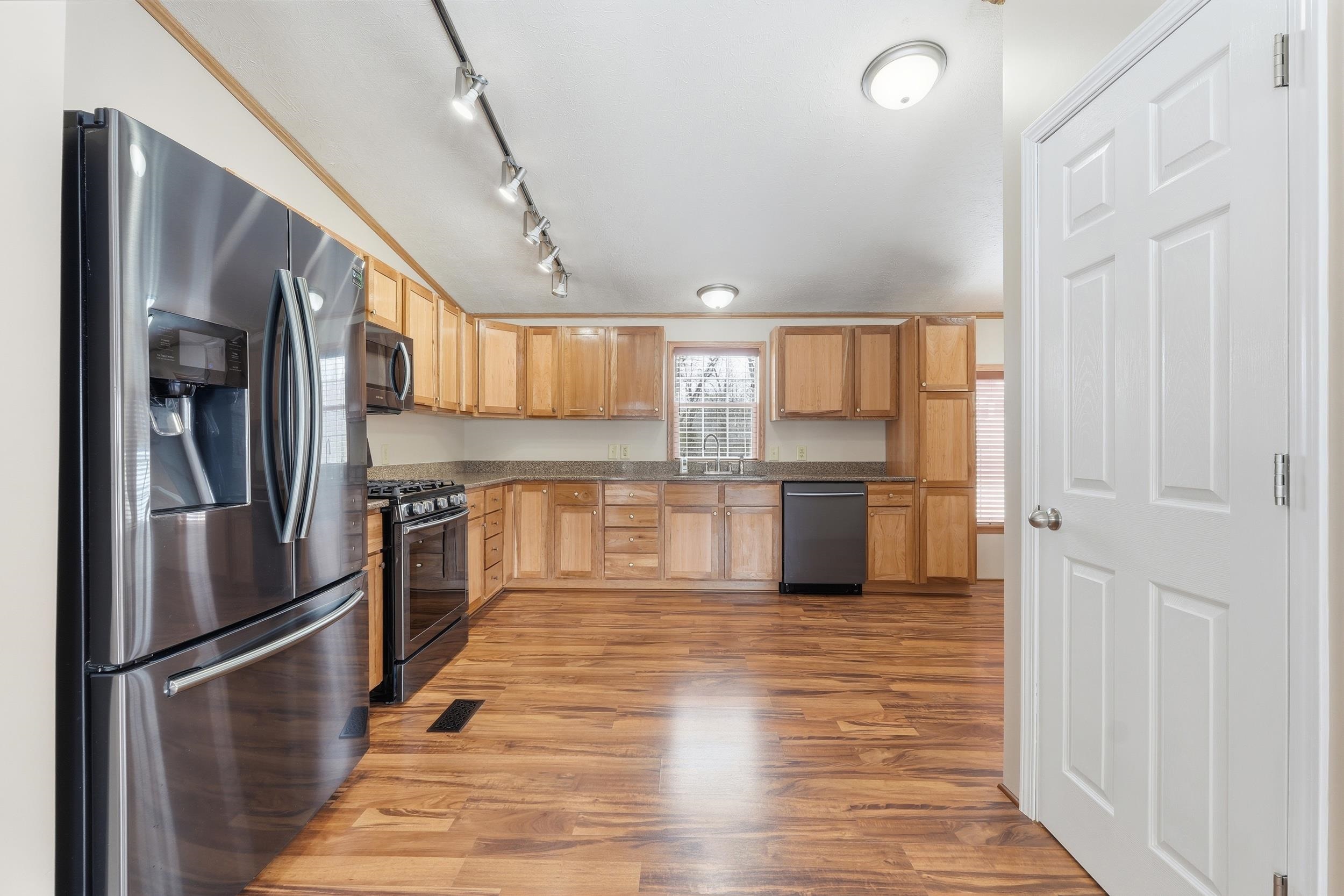 6517 South Meridian Road Pleasant Lake, IN 46779 - Photo 15 of 35