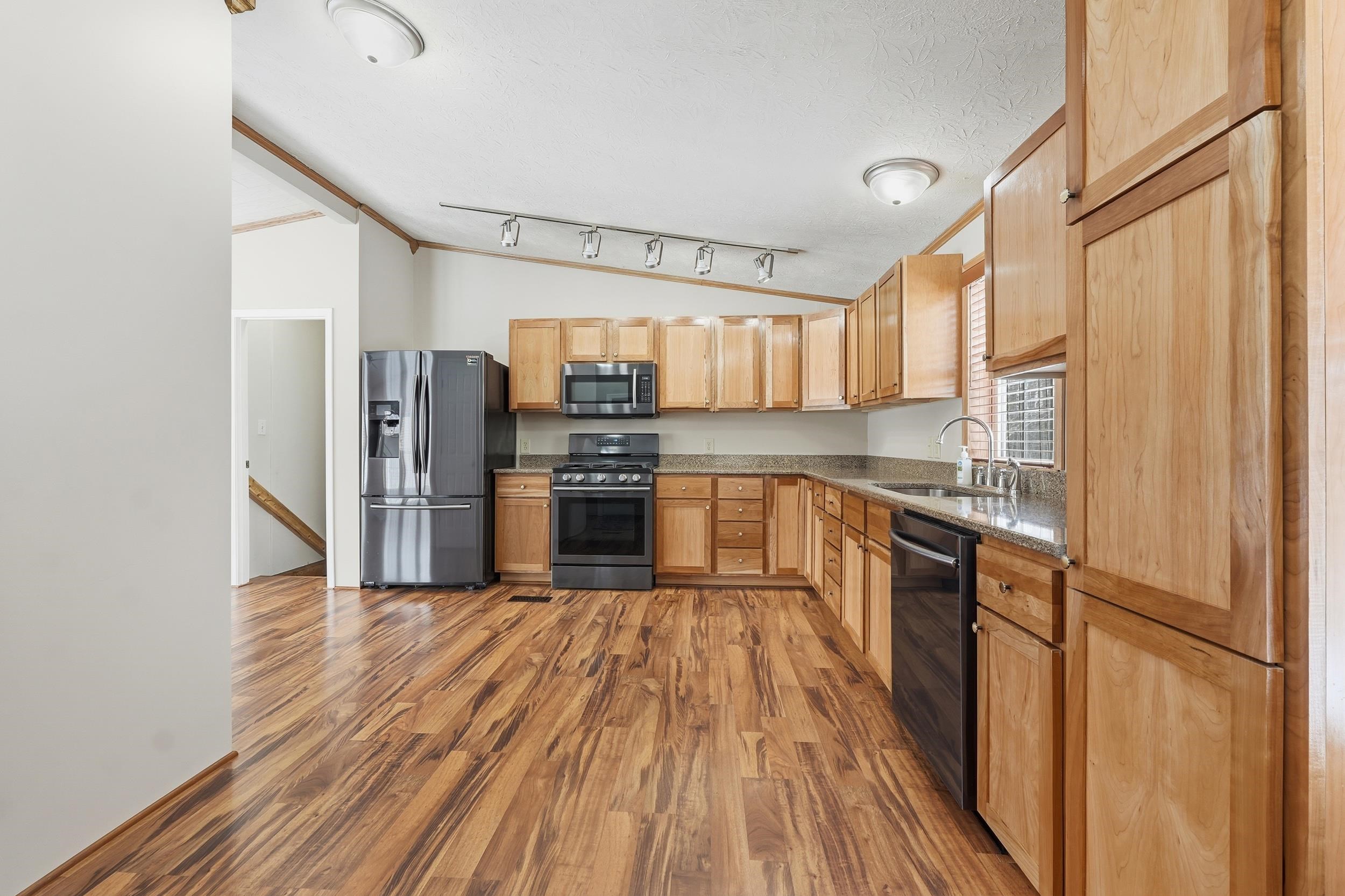 6517 South Meridian Road Pleasant Lake, IN 46779 - Photo 17 of 35