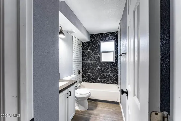 $4,750,000 | 2014 West Berridge Lane, Phoenix, AZ 85015