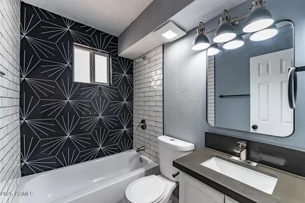 $4,750,000 | 2014 West Berridge Lane, Phoenix, AZ 85015