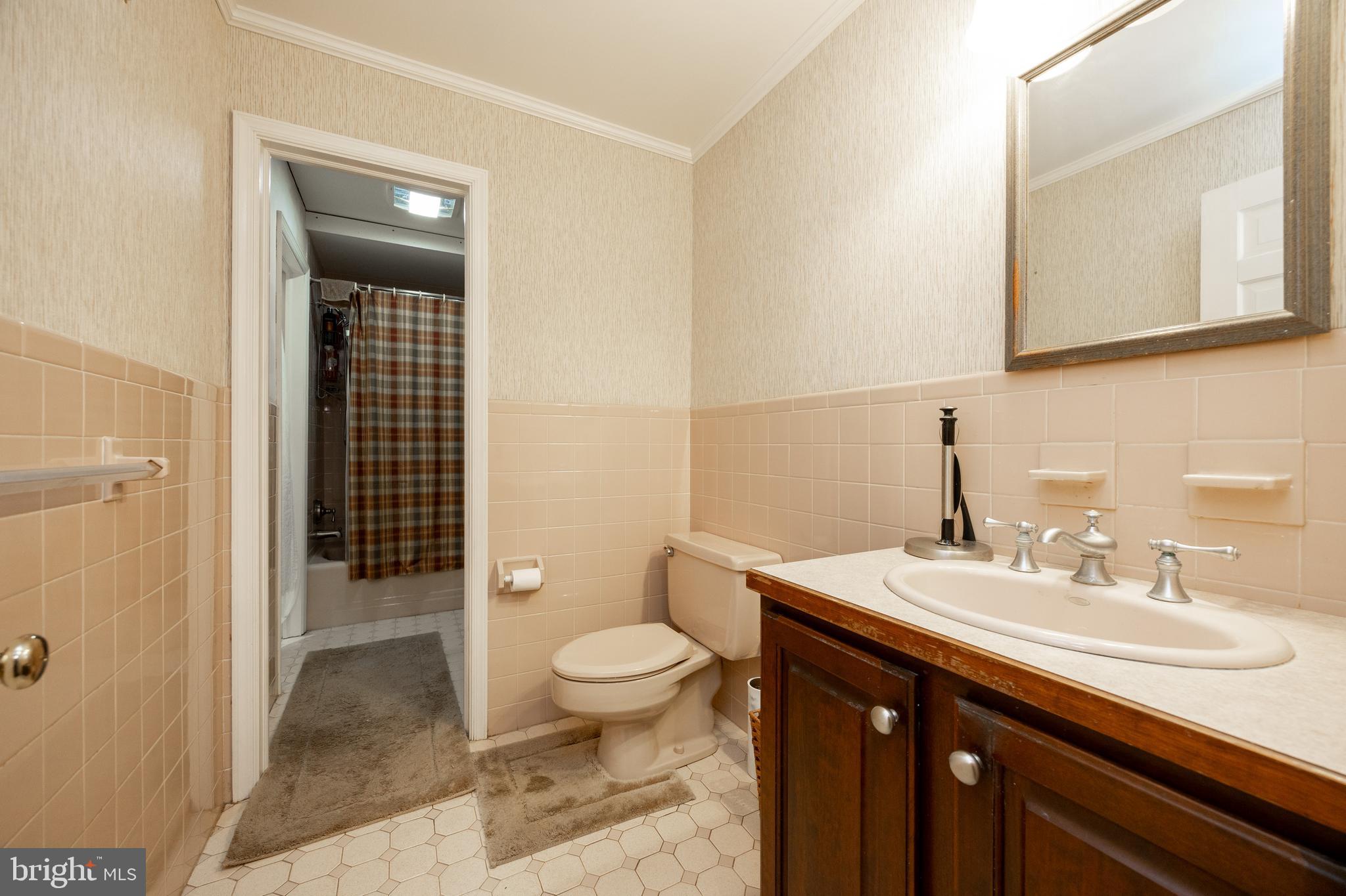 1831 Highpoint Road Coopersburg, PA 18036 - Photo 12 of 35 Powder that adjoins Full Bath