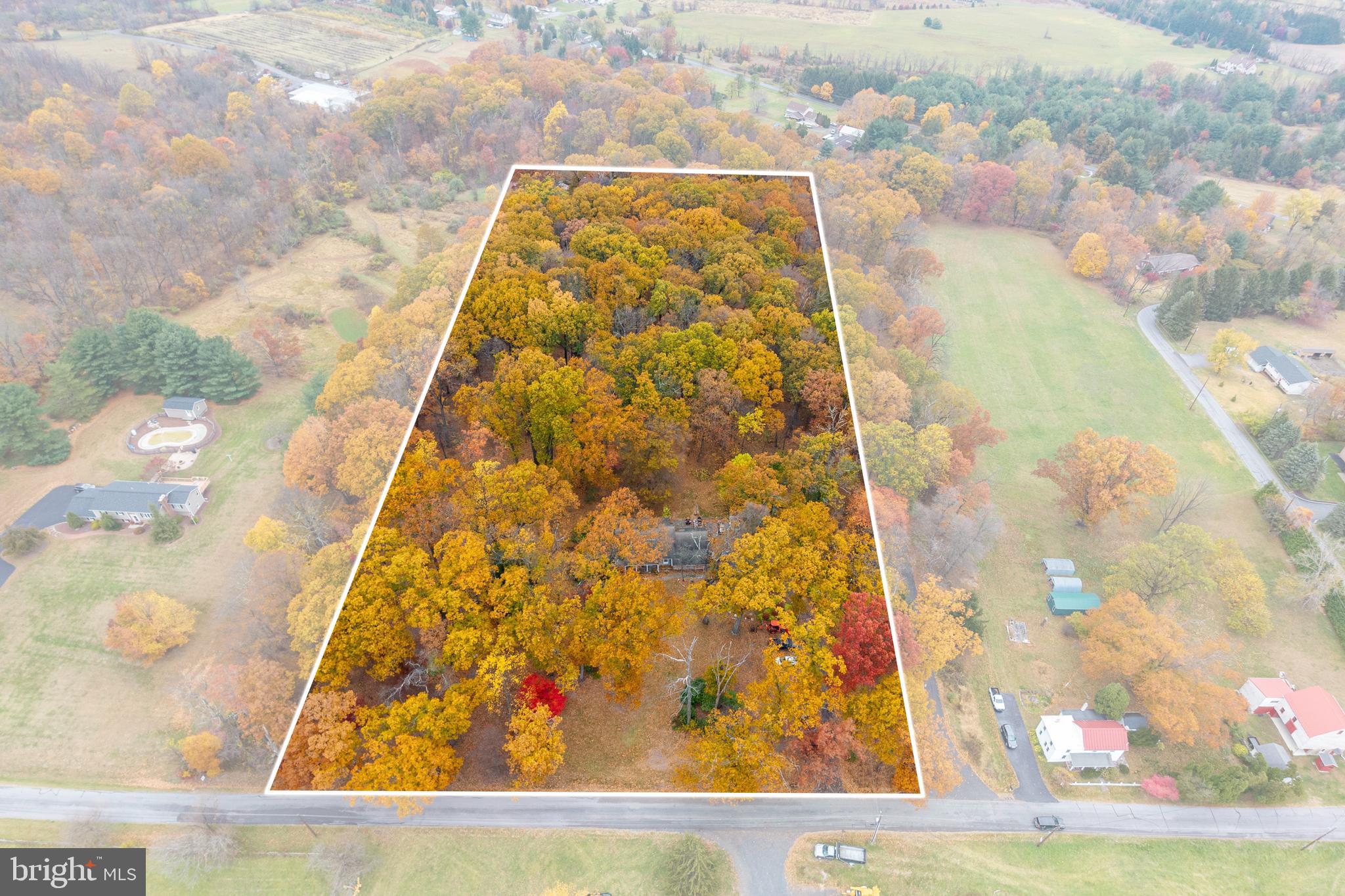 1831 Highpoint Road Coopersburg, PA 18036 - Photo 28 of 35 Approx dimesion lines