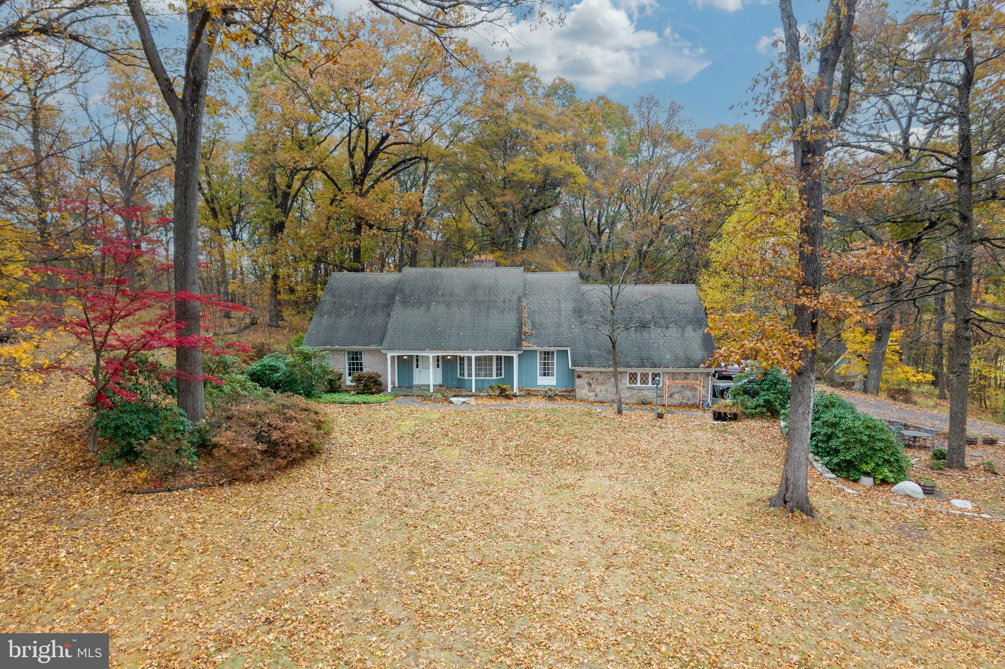 1831 Highpoint Road Coopersburg, PA 18036 - Photo 29 of 35 Front of home view