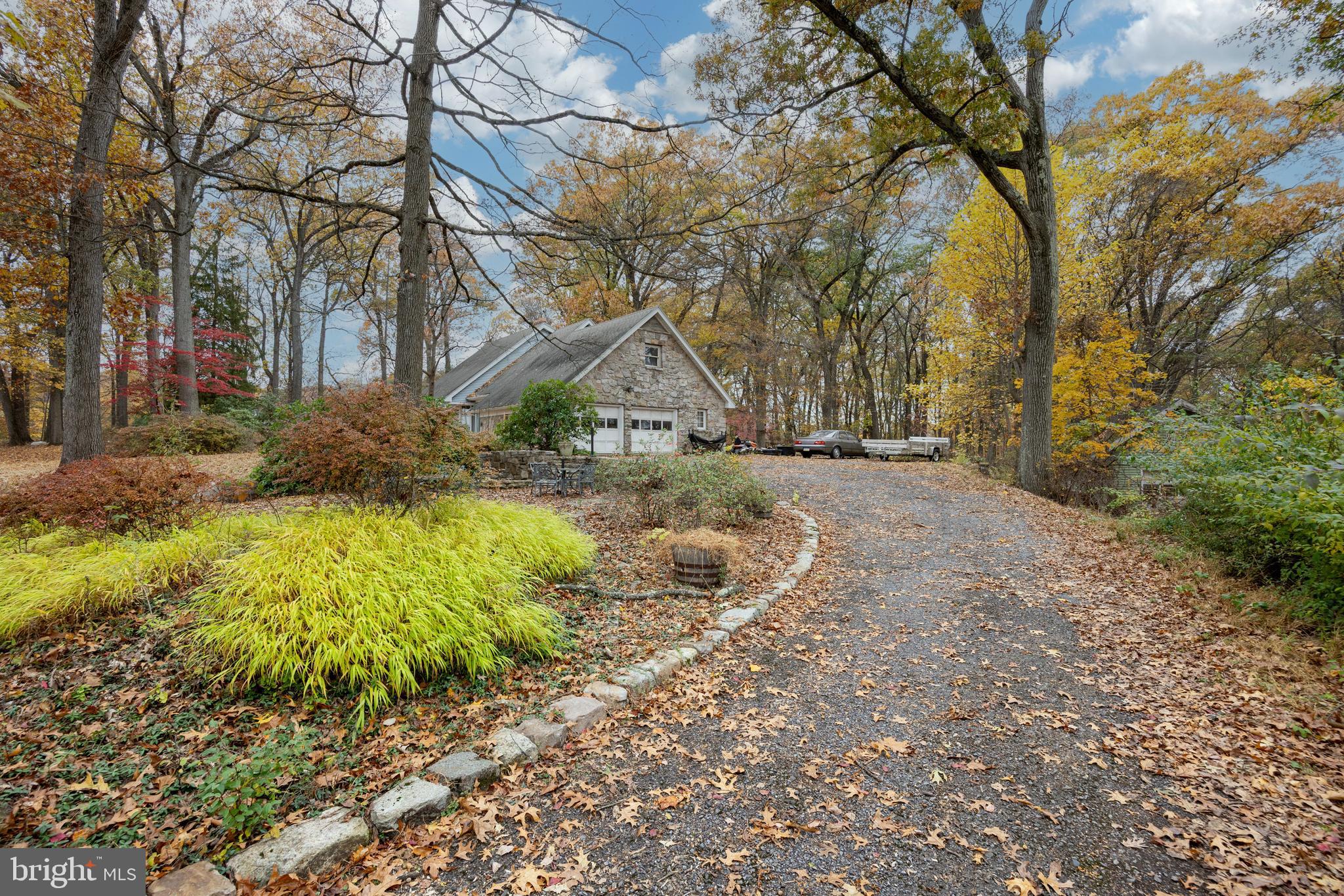 1831 Highpoint Road Coopersburg, PA 18036 - Photo 30 of 35 driveway