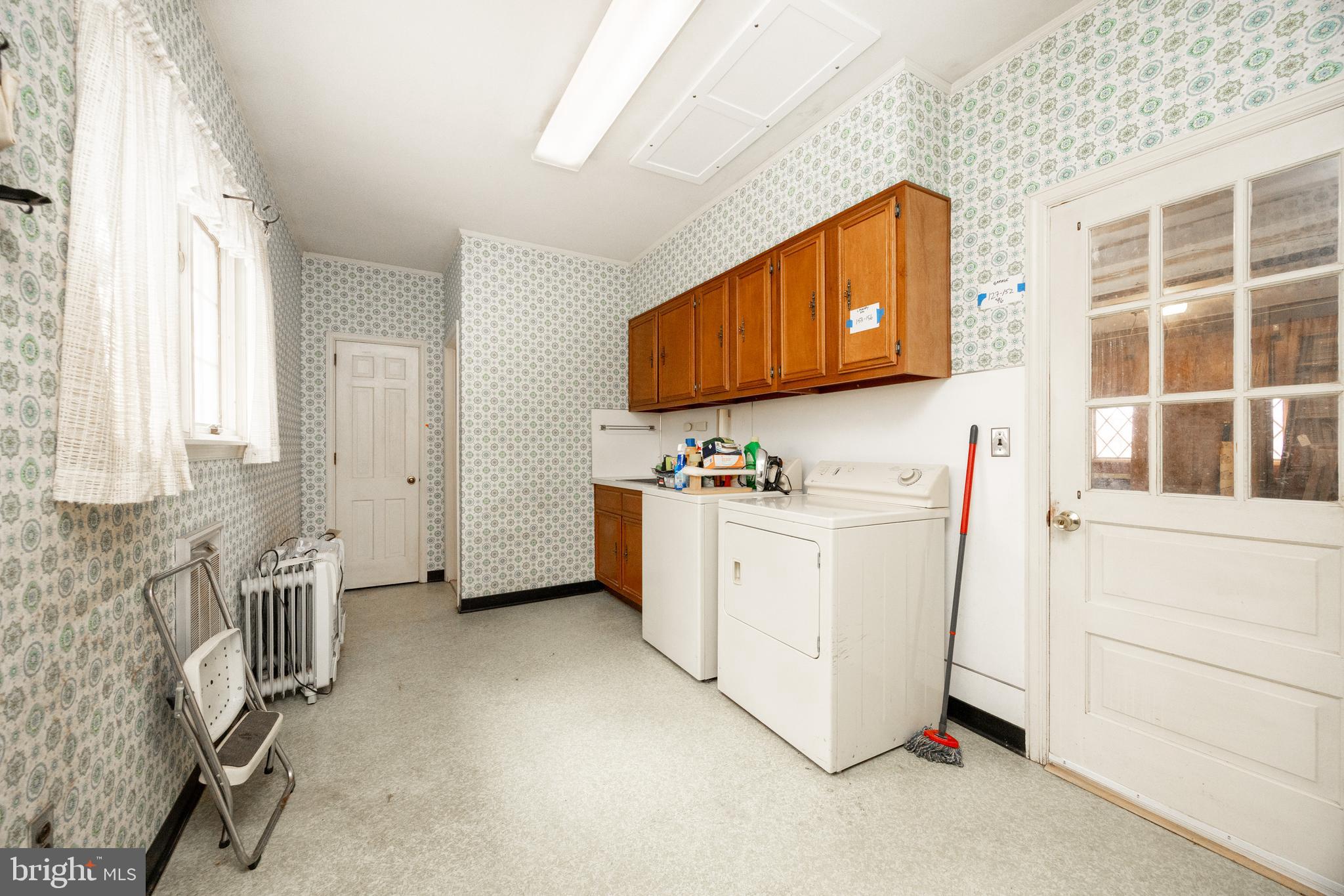1831 Highpoint Road Coopersburg, PA 18036 - Photo 7 of 35 Mud room and First Floor Laundry