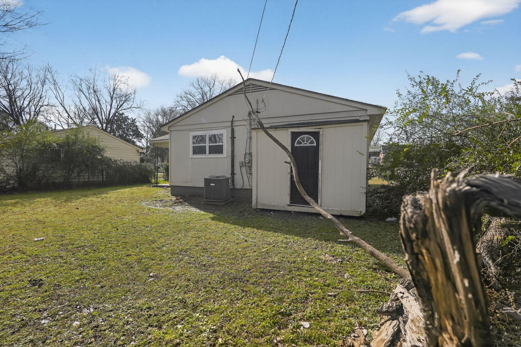 4212 Falcon Drive Memphis, TN 38109 - Photo 15 of 31 View of shed