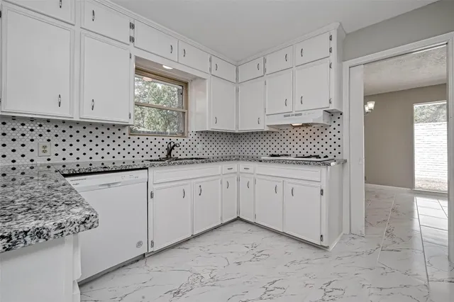 $2,000 | 26414 Maplewood Drive, Oak Ridge North, TX 77386