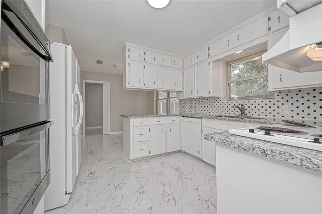 $2,000 | 26414 Maplewood Drive, Oak Ridge North, TX 77386