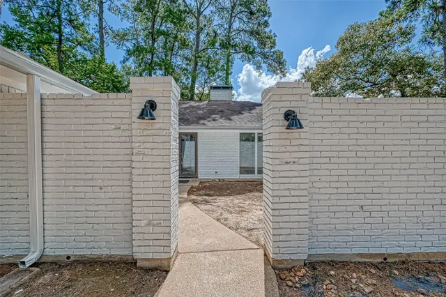 $2,000 | 26414 Maplewood Drive, Oak Ridge North, TX 77386