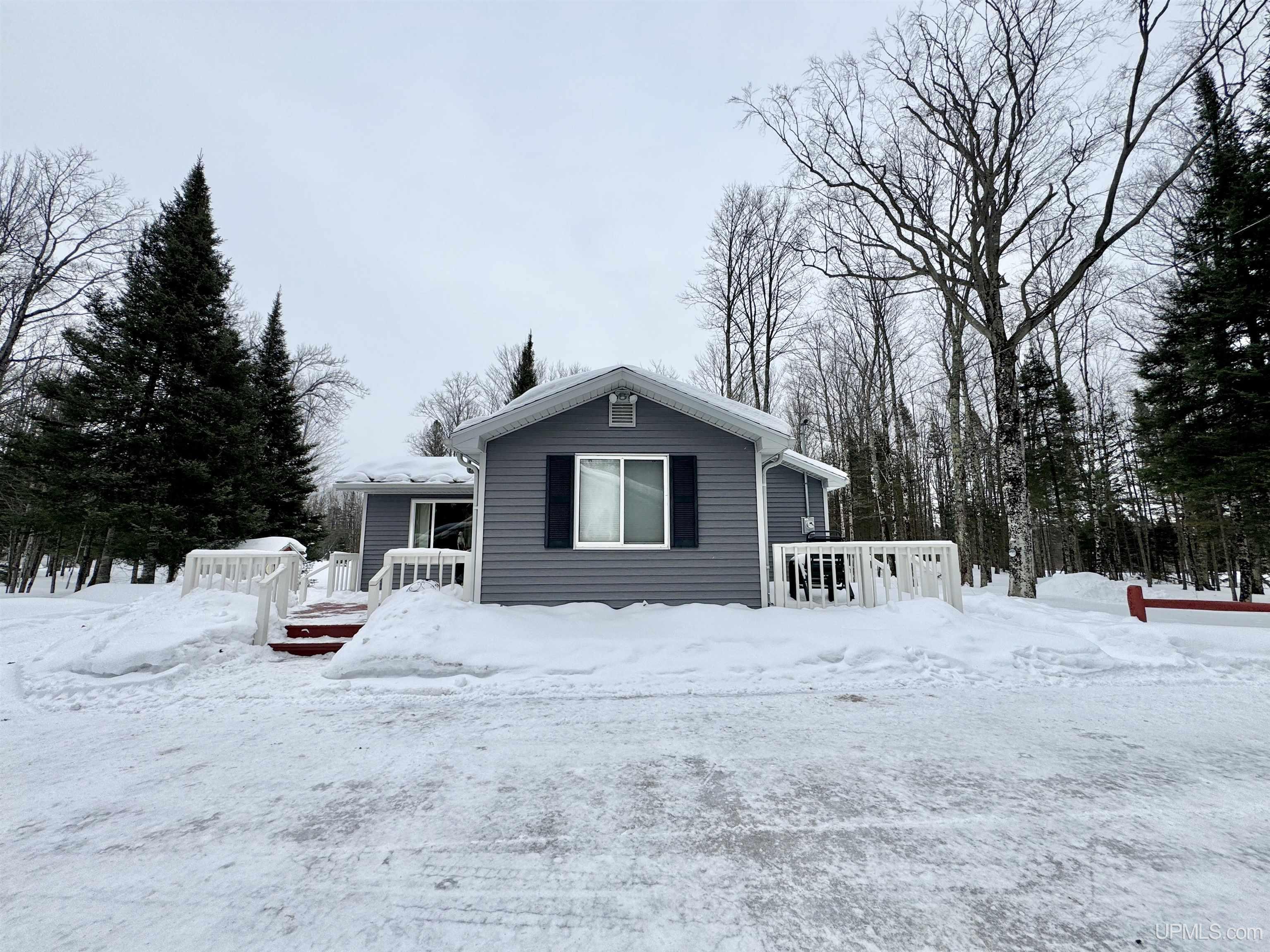 7230 Osier 40th Road Rapid River, MI 49878 - Photo 5 of 67