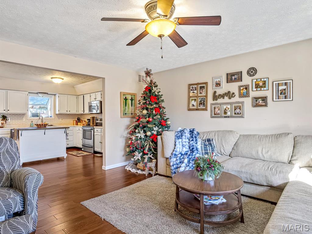 1029 Nevada Drive Columbia, IL 62236 - Photo 6 of 22