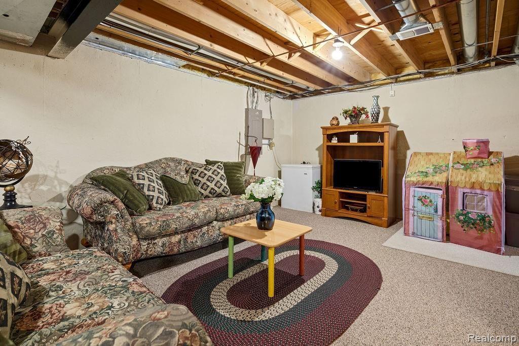 695 Woodfield Way Rochester, MI 48307 - Photo 24 of 30 GO0A3579.jpg