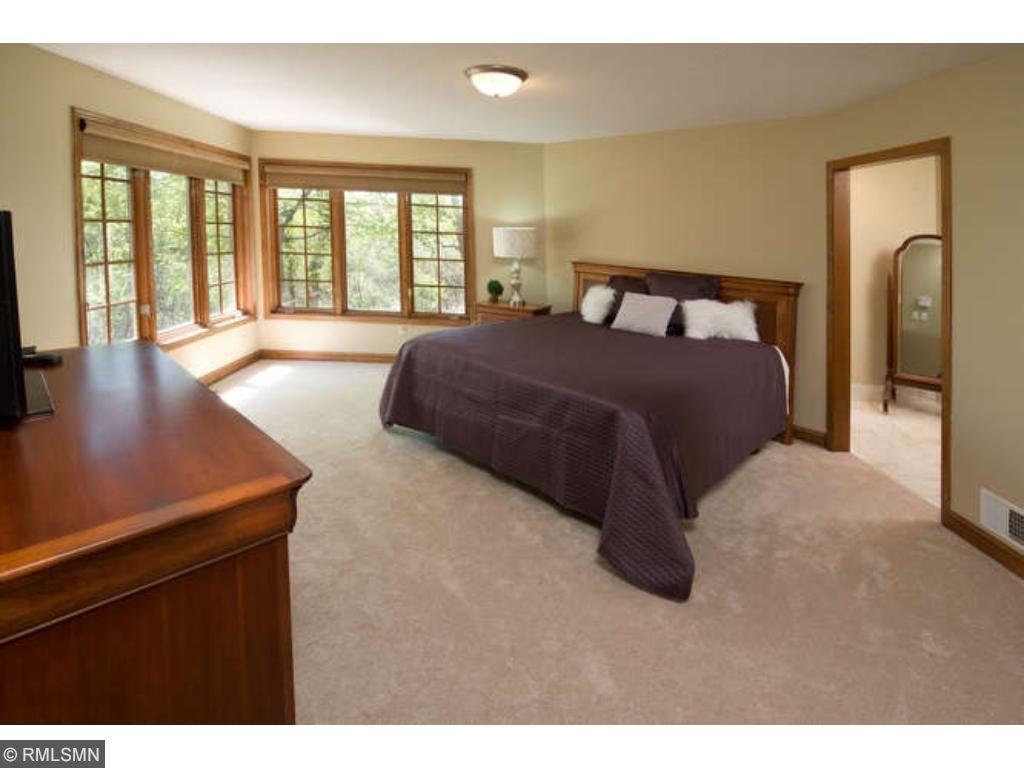 5410 Maple Ridge Court Minnetonka, MN 55343 - Photo 12 of 20 Gallery Image 12
