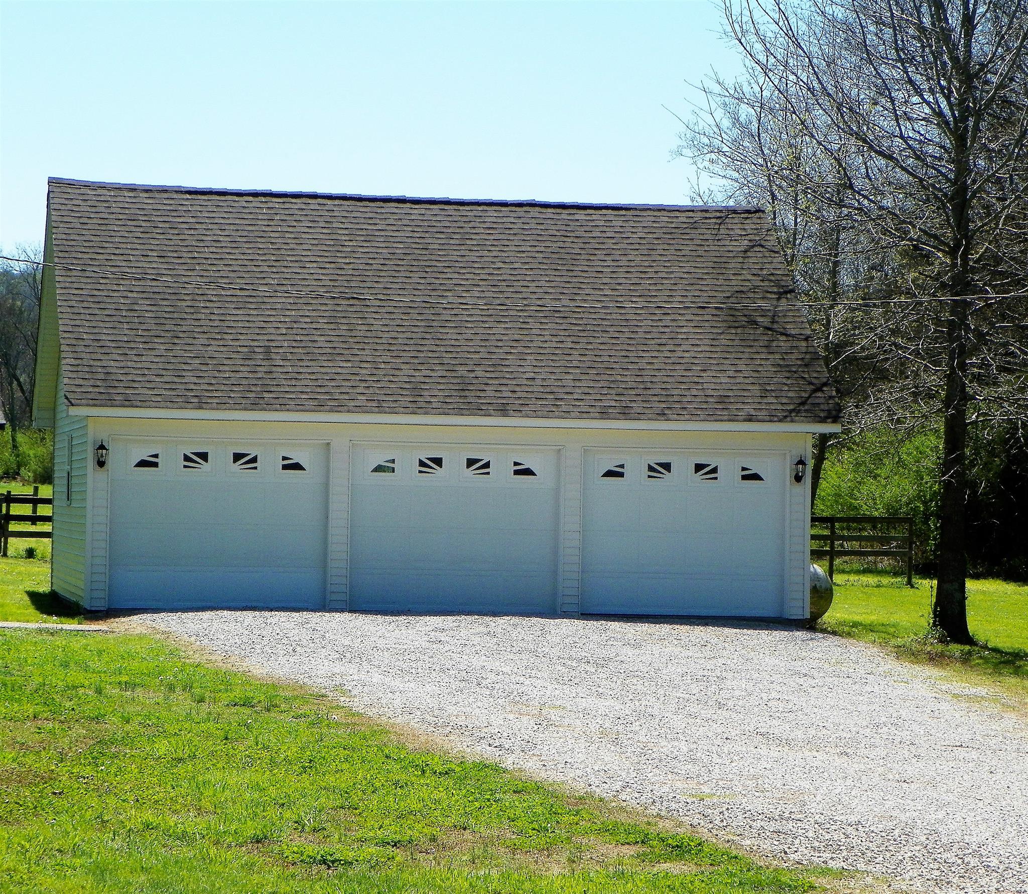 4124 Buck Matthews Road Columbia, TN 38401 - Photo 3 of 26 Detached 3 car garage.