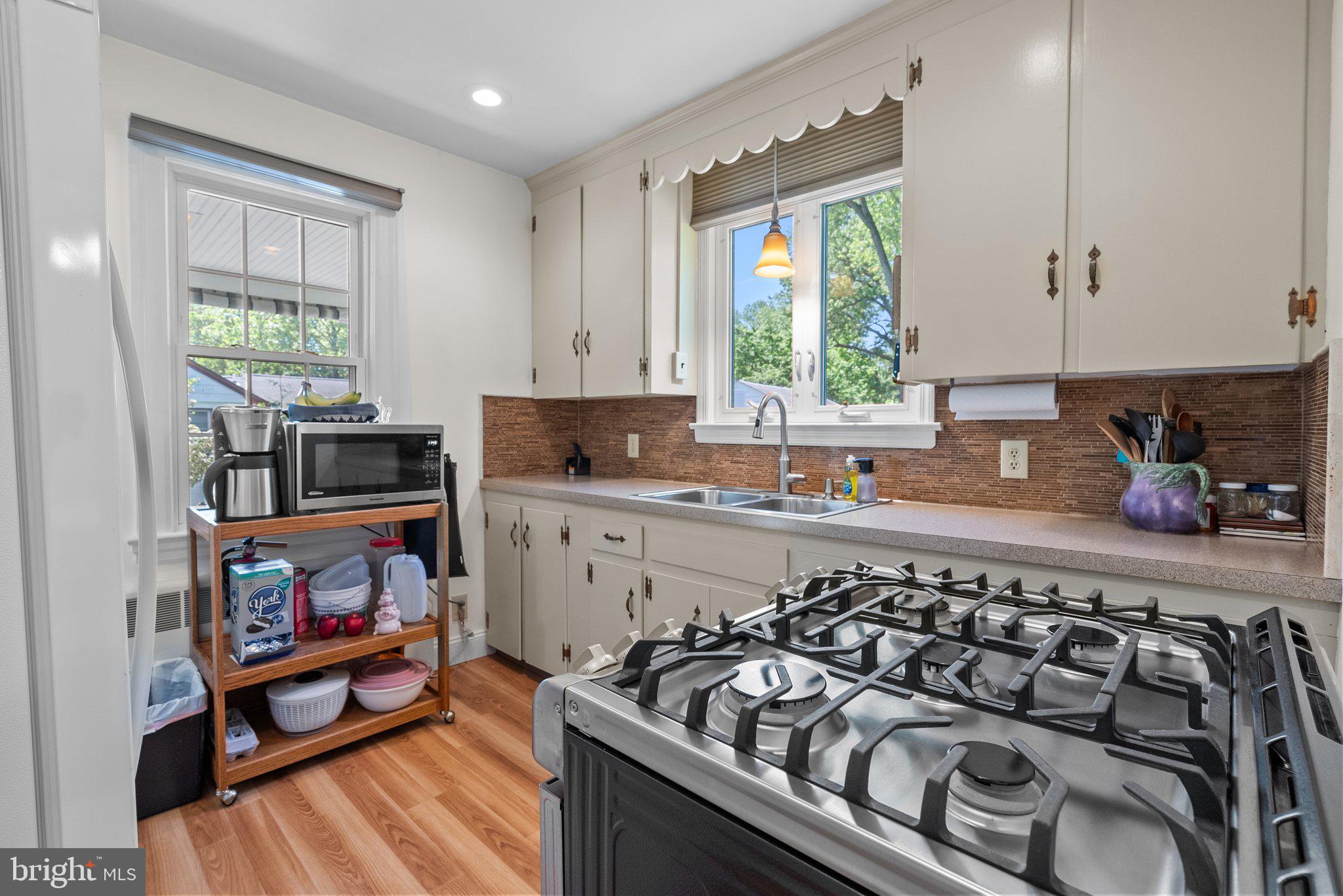 868 Durham Road Langhorne, PA 19047 - Photo 7 of 42